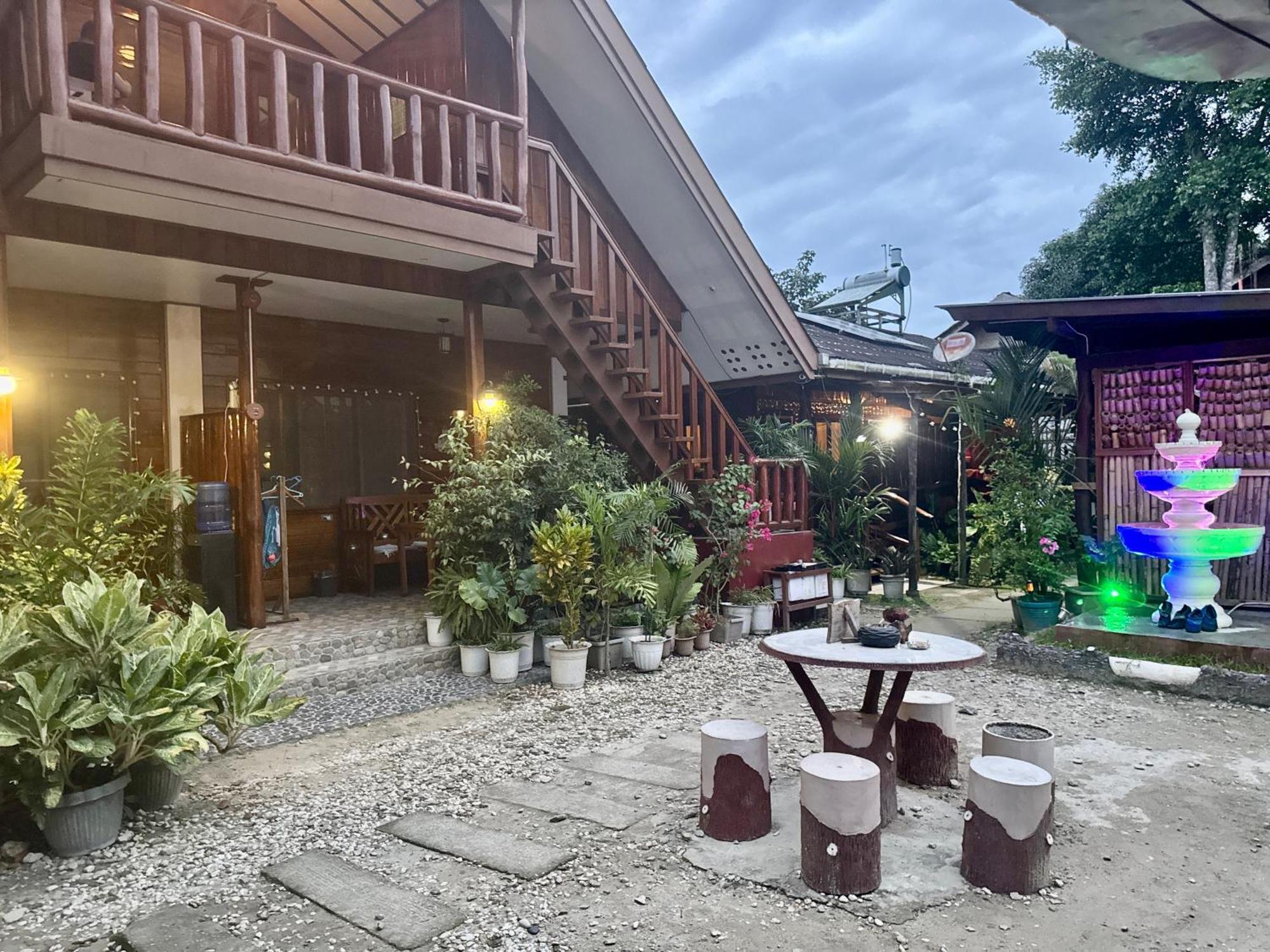 Theresa'S Pension House 圣维森特 外观 照片